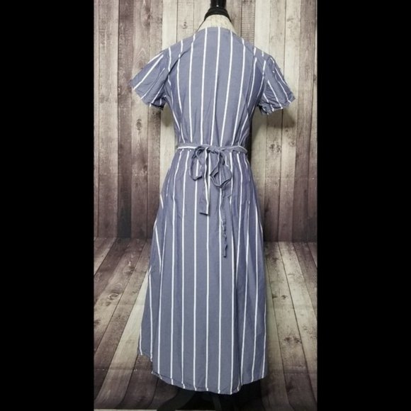 H&M blue & white chambray striped midi wrap dress - Picture 3 of 9
